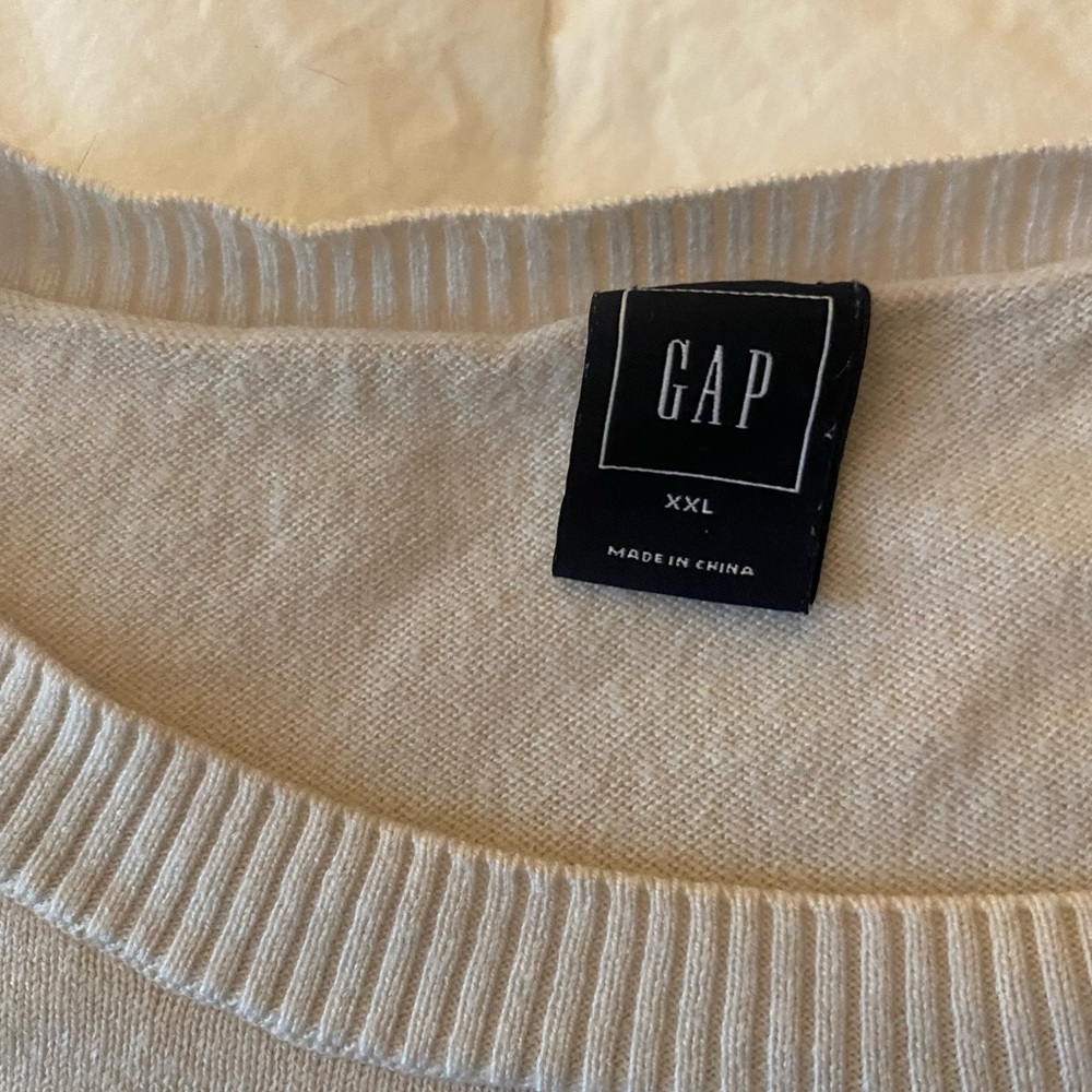 Lightweight gap sweater